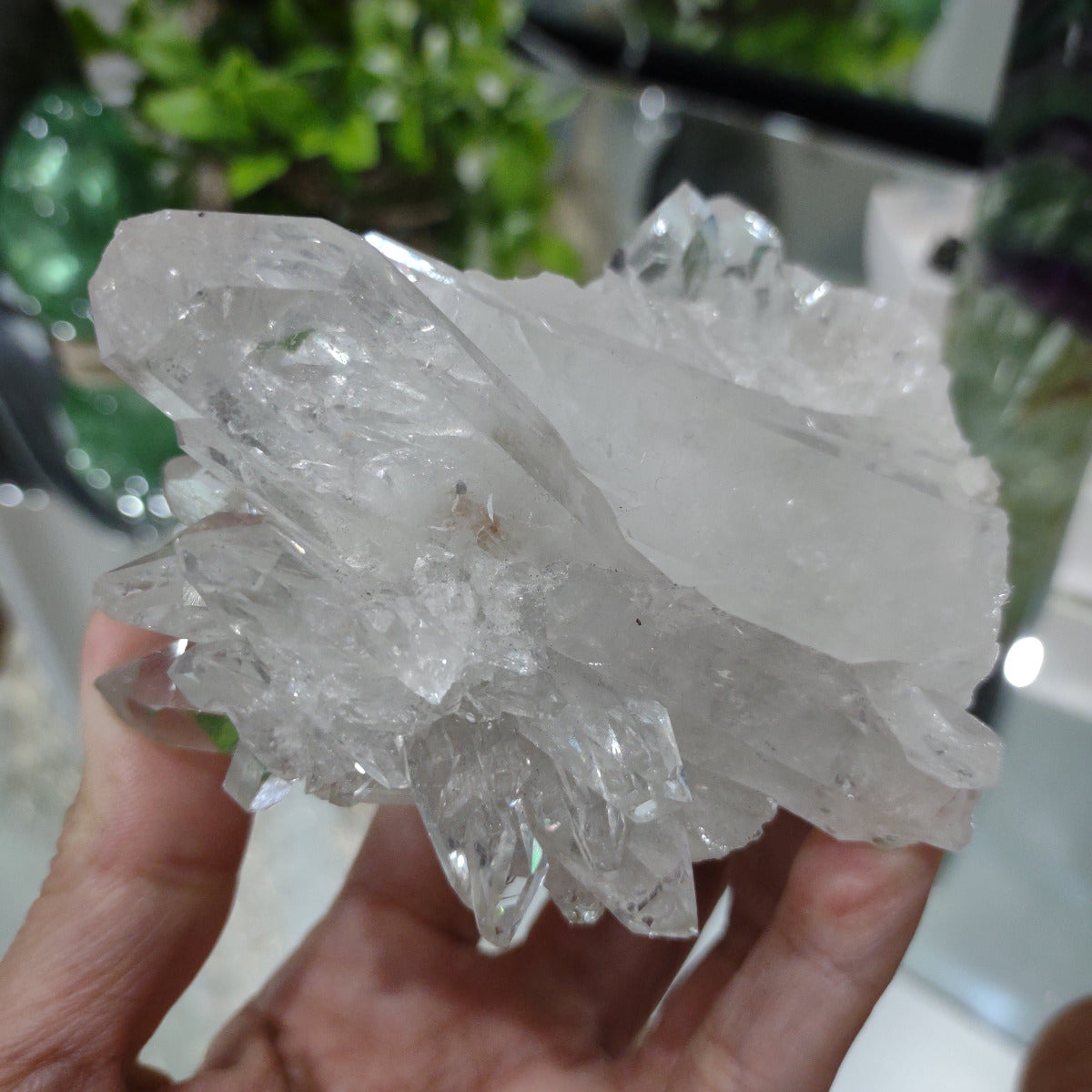 Clear Quartz Cluster with rainbows (8cm) - 254g