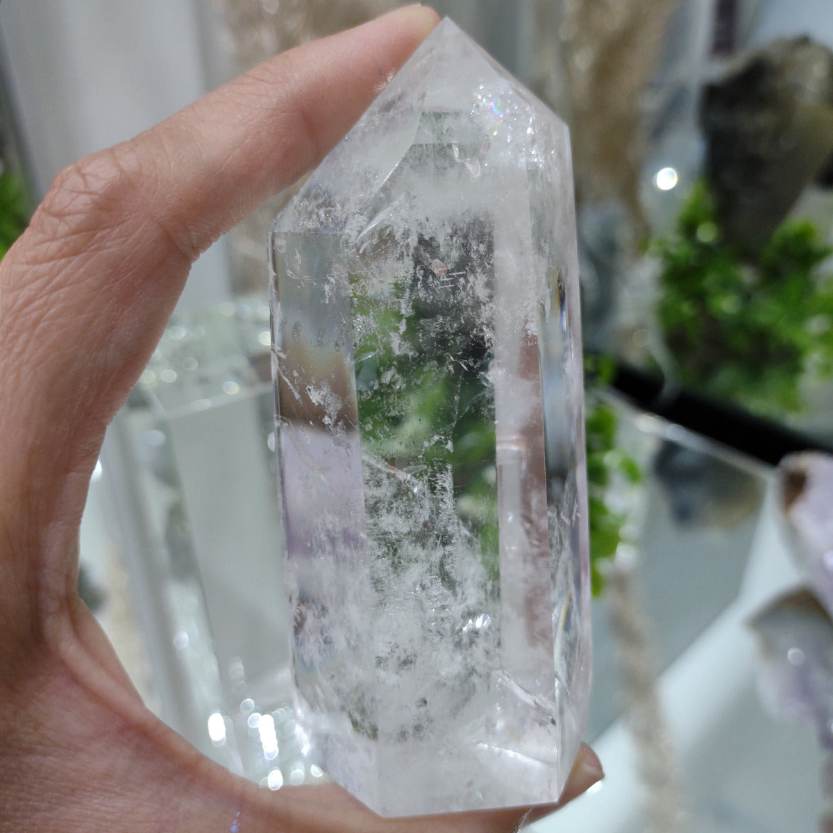 Clear Quartz Generator with phantom (9.3cm) - 190g